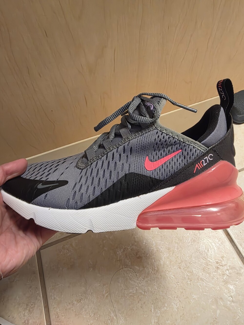 Nike Air Max 270 Grey Pink Running Shoe